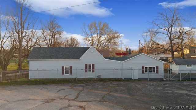 826 E 8th Street, New Albany, IN 47150