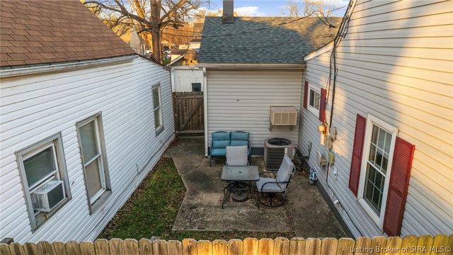 826 E 8th Street, New Albany, IN 47150