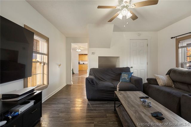 826 E 8th Street, New Albany, IN 47150