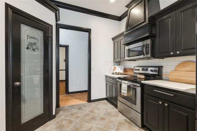 1309 Glen Cove Drive, Edmond, OK 73003