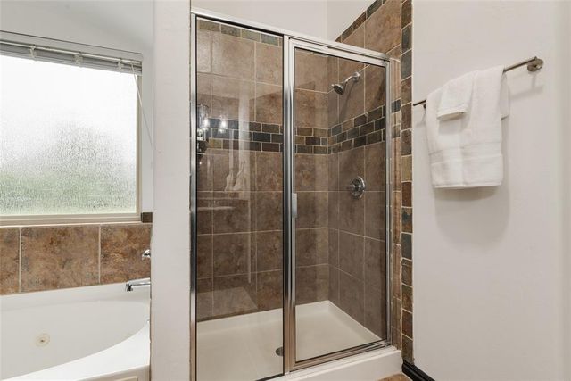 1309 Glen Cove Drive, Edmond, OK 73003