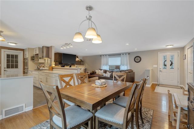 413 Volney Drive, Salina, NY 13212