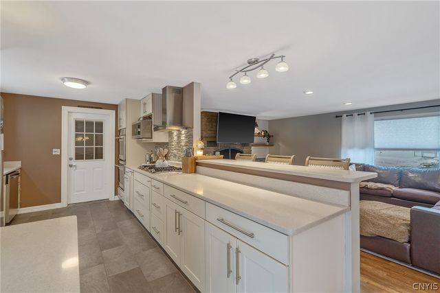 413 Volney Drive, Salina, NY 13212