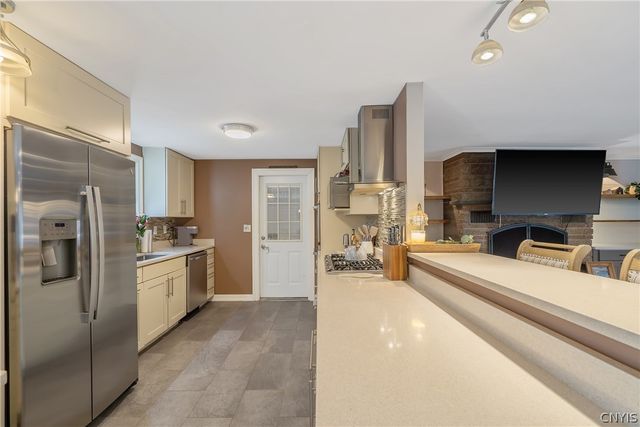 413 Volney Drive, Salina, NY 13212