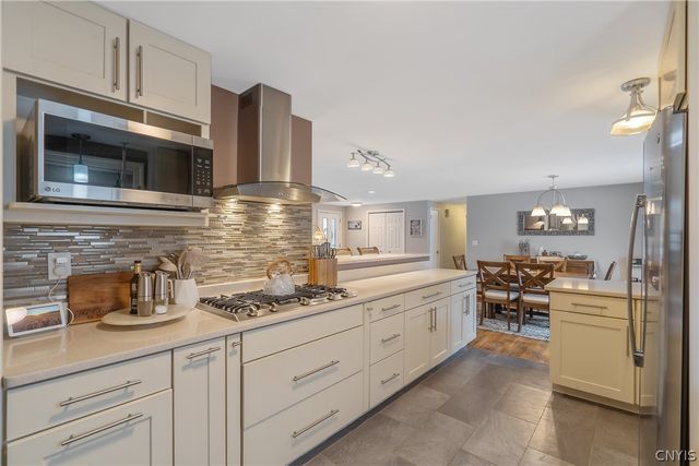 413 Volney Drive, Salina, NY 13212