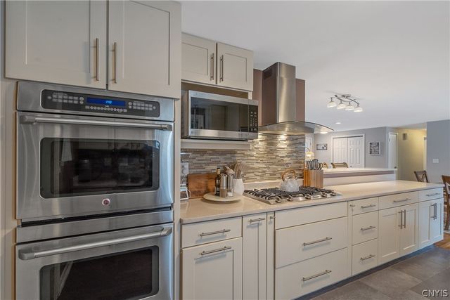 413 Volney Drive, Salina, NY 13212