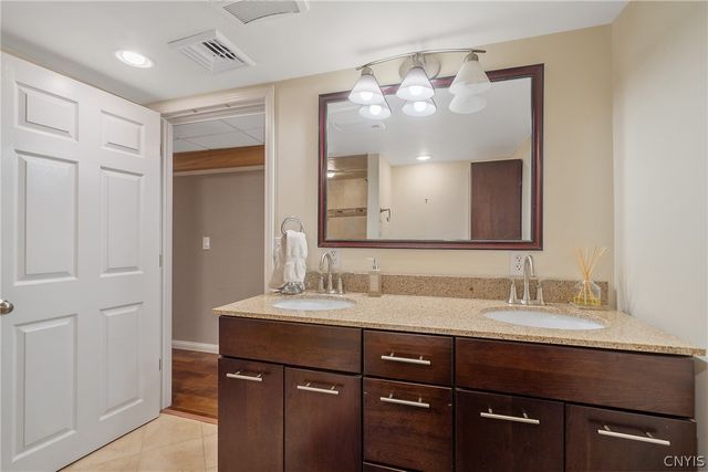 413 Volney Drive, Salina, NY 13212