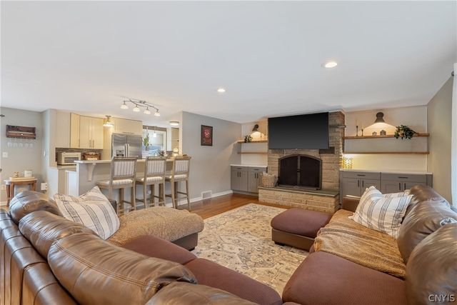 413 Volney Drive, Salina, NY 13212