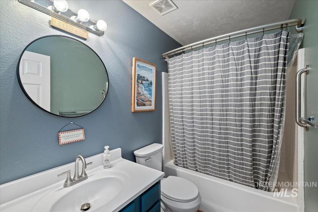 1322 N 14th East, Mountain Home, ID 83647