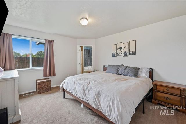 1322 N 14th East, Mountain Home, ID 83647