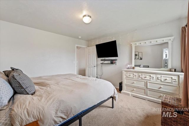 1322 N 14th East, Mountain Home, ID 83647