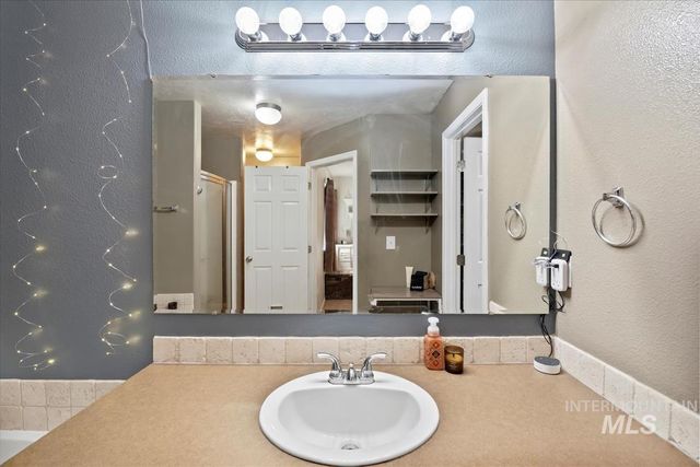 1322 N 14th East, Mountain Home, ID 83647