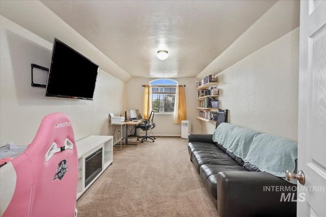 1322 N 14th East, Mountain Home, ID 83647