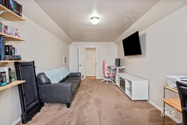 1322 N 14th East, Mountain Home, ID 83647