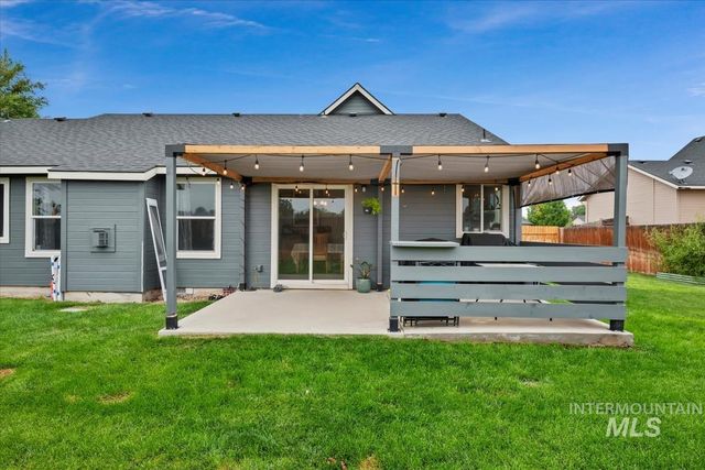 1322 N 14th East, Mountain Home, ID 83647