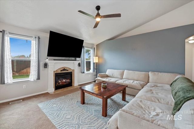 1322 N 14th East, Mountain Home, ID 83647