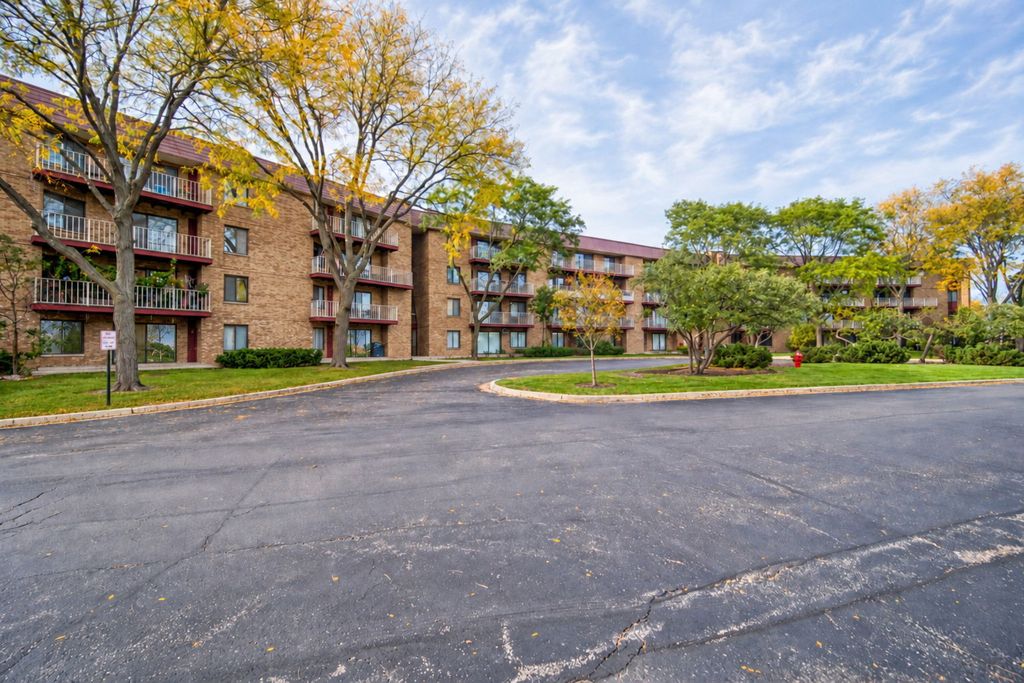 5400 Astor Lane 103, Rolling Meadows, IL 60008 — exterior