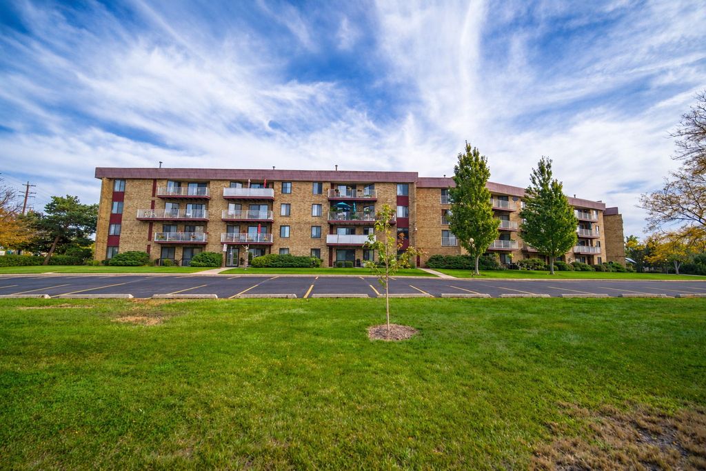 5400 Astor Lane 103, Rolling Meadows, IL 60008 — photo 3