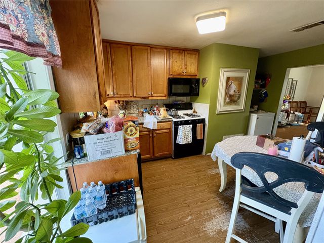 215 E 15th Street, Irving, TX 75060