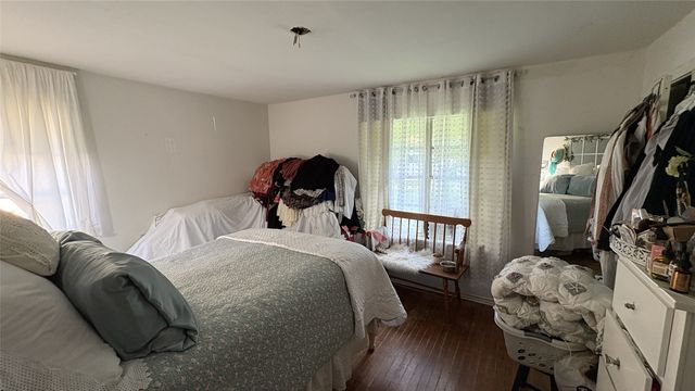 215 E 15th Street, Irving, TX 75060