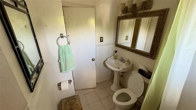 215 E 15th Street, Irving, TX 75060