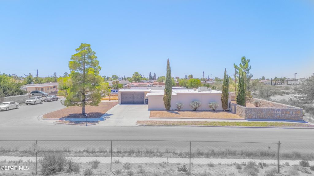 14108 MCMAHON Avenue, Horizon City, TX 79928