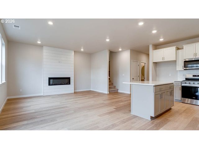 2190 36th Ave, Forest Grove, OR 97116