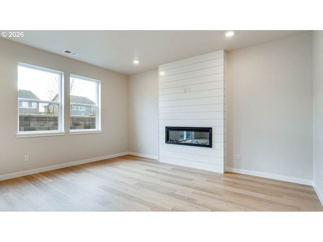 2190 36th Ave, Forest Grove, OR 97116