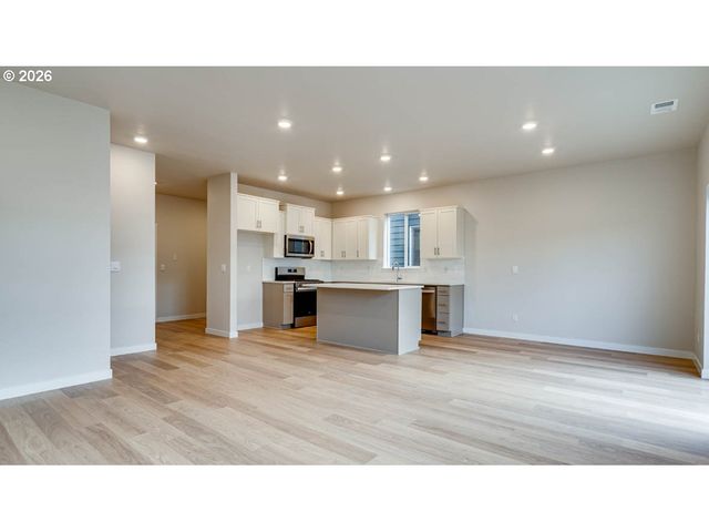 2190 36th Ave, Forest Grove, OR 97116