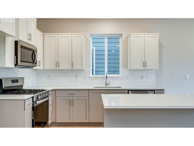 2190 36th Ave, Forest Grove, OR 97116