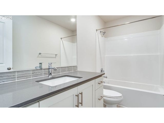 2190 36th Ave, Forest Grove, OR 97116