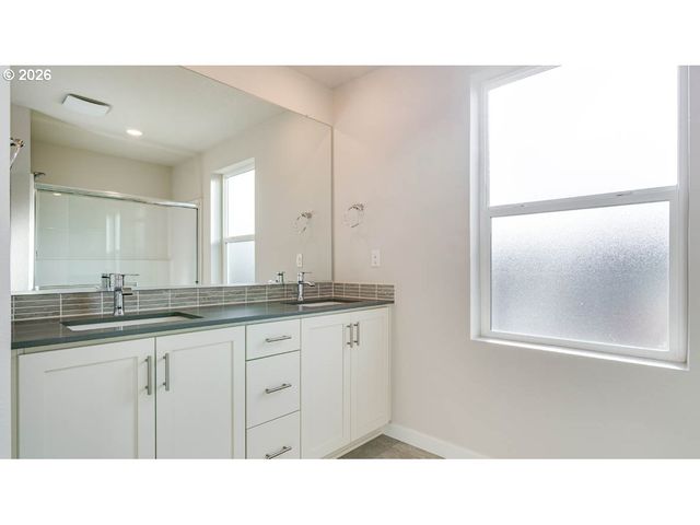 2190 36th Ave, Forest Grove, OR 97116