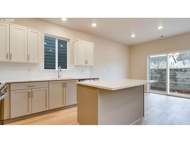 2190 36th Ave, Forest Grove, OR 97116