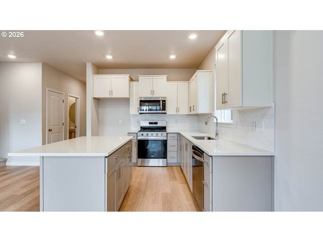 2190 36th Ave, Forest Grove, OR 97116