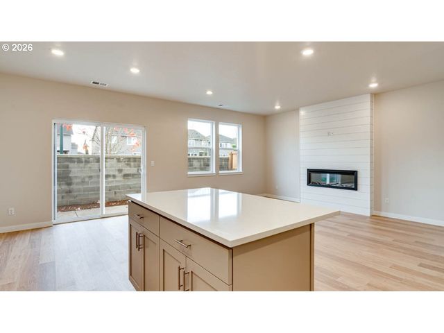 2190 36th Ave, Forest Grove, OR 97116