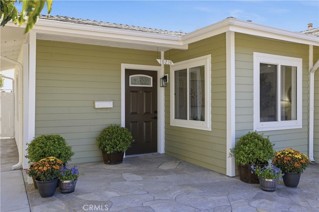 10216 Owensmouth, Chatsworth, CA 91311 — exterior