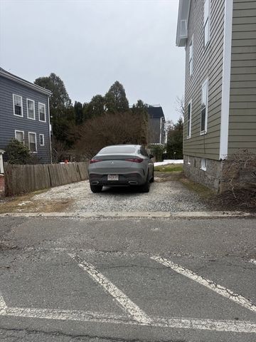 9 Darling 1, Marblehead, MA 01945