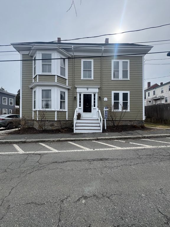 9 Darling 1, Marblehead, MA 01945