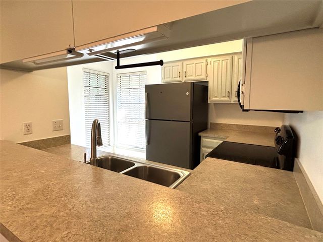 333 Melrose Drive 12B, Richardson, TX 75080