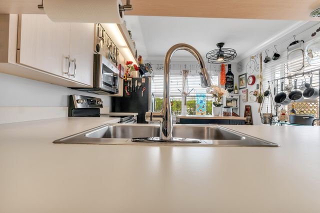 1928 Stratford Way 38D, West Palm Beach, FL 33409