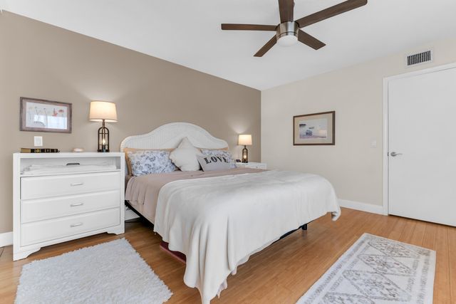 1928 Stratford Way 38D, West Palm Beach, FL 33409