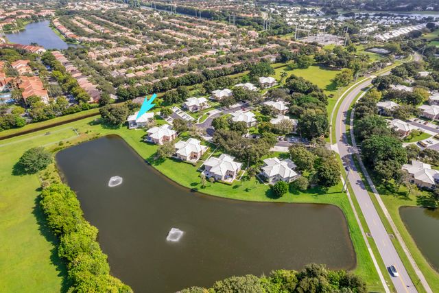 1928 Stratford Way 38D, West Palm Beach, FL 33409