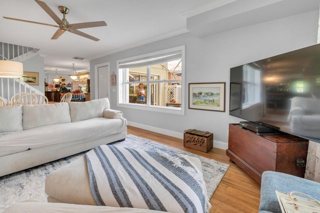 1928 Stratford Way 38D, West Palm Beach, FL 33409