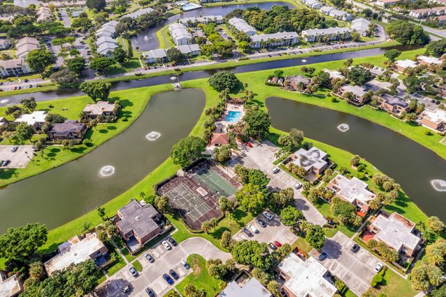 1928 Stratford Way 38D, West Palm Beach, FL 33409