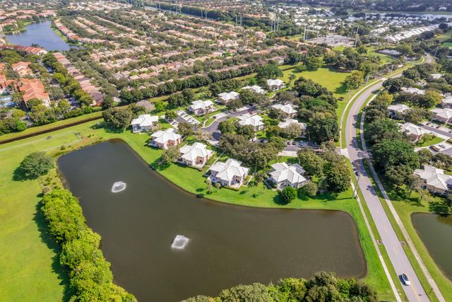 1928 Stratford Way 38D, West Palm Beach, FL 33409