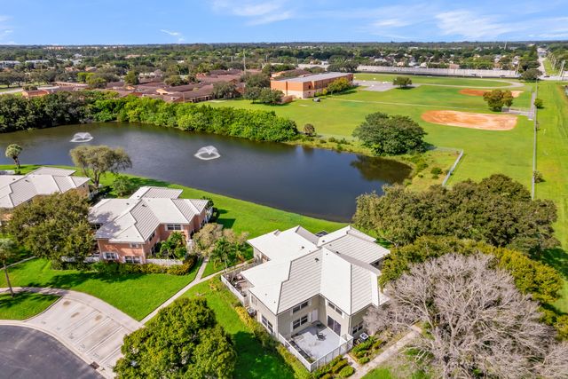 1928 Stratford Way 38D, West Palm Beach, FL 33409