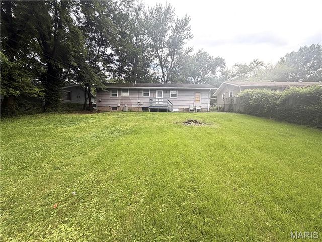 38 Fenwick Drive, Ferguson, MO 63135