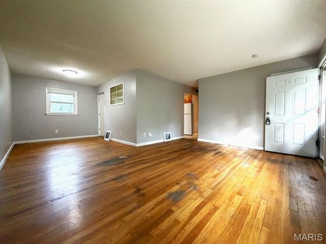 38 Fenwick Drive, Ferguson, MO 63135