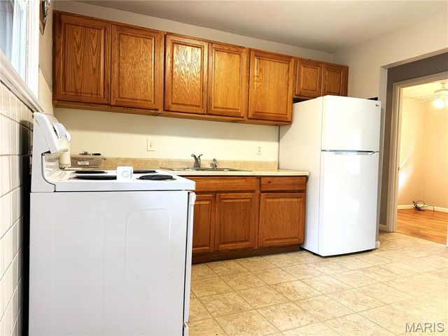 38 Fenwick Drive, Ferguson, MO 63135