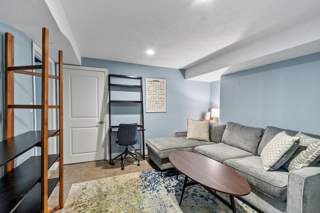 3 Chandler Rd, Wilmington, MA 01887